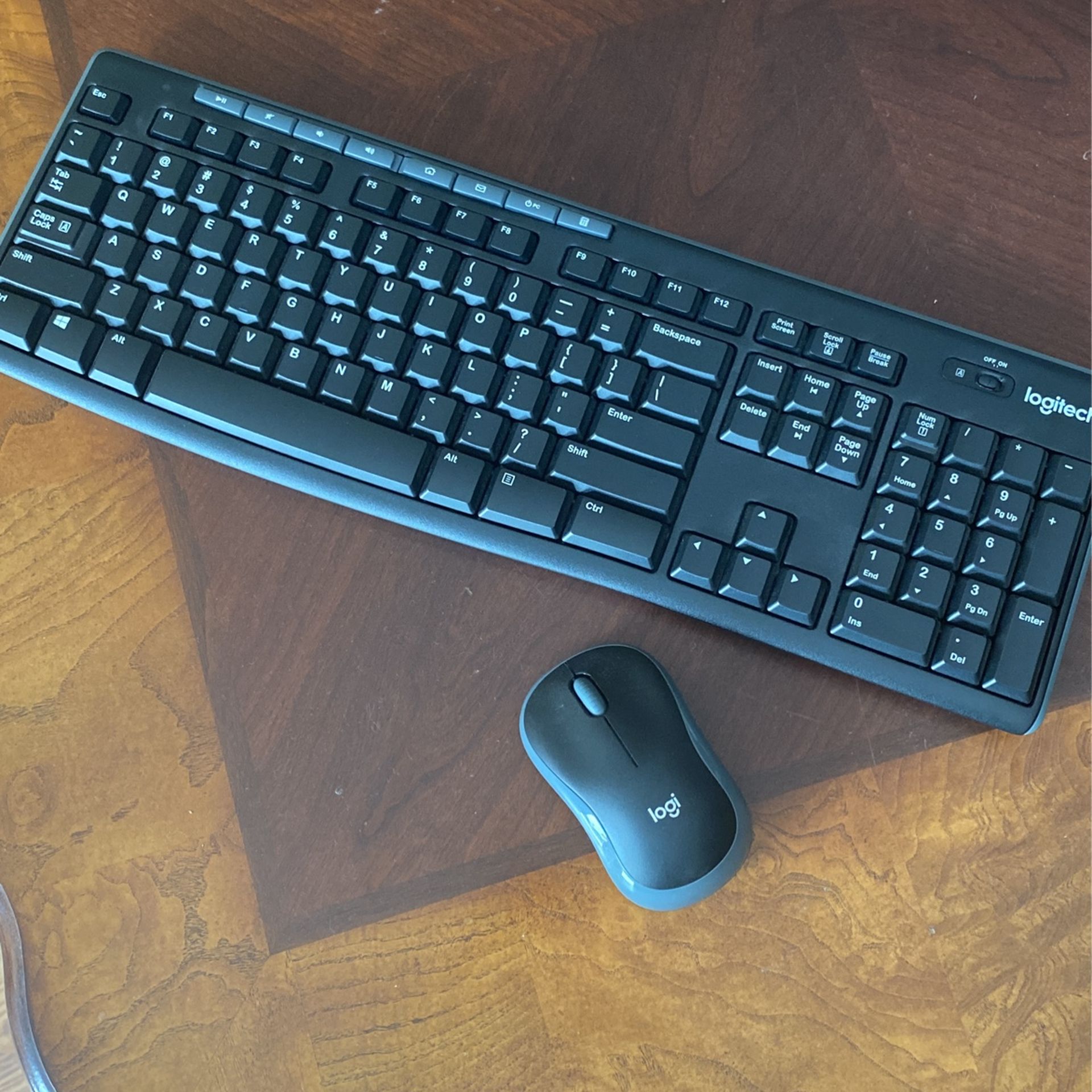 Logitech Wireless Mouse & Keyboard 
