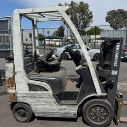 Forklift 
