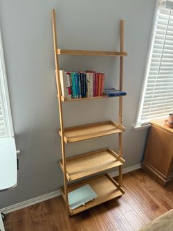 Ladder bookshelf