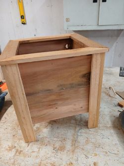 Cedar Planter