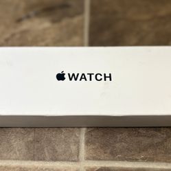 Apple Watch SE 44mm Aluminum Case W/Sport Loop Band