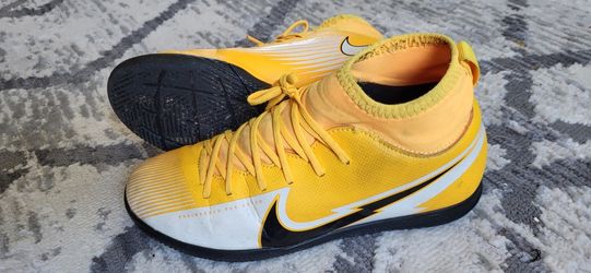 Nike Shoes, Kids Indoor Soccer, Mercurial Size 5Y