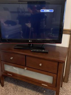 Tv 32" Non-smart and Tv Stand