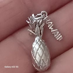 Vtg.STERLING  SILVER HAWAII PINEAPPLE CHARM