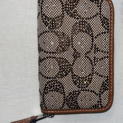 Essential Small Zip Card Case