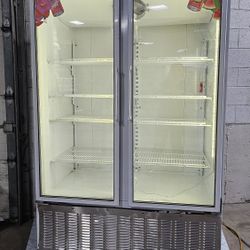 Master-Bilt 2 Door Commercial Cooler 