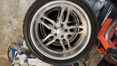 Intro wheels. Staggered chrome rims 20 and 18