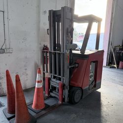 Electric forklift - Stand Up