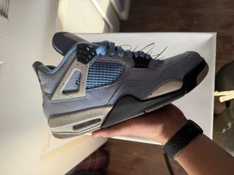 Jordan 4 University Blue Size 10.5