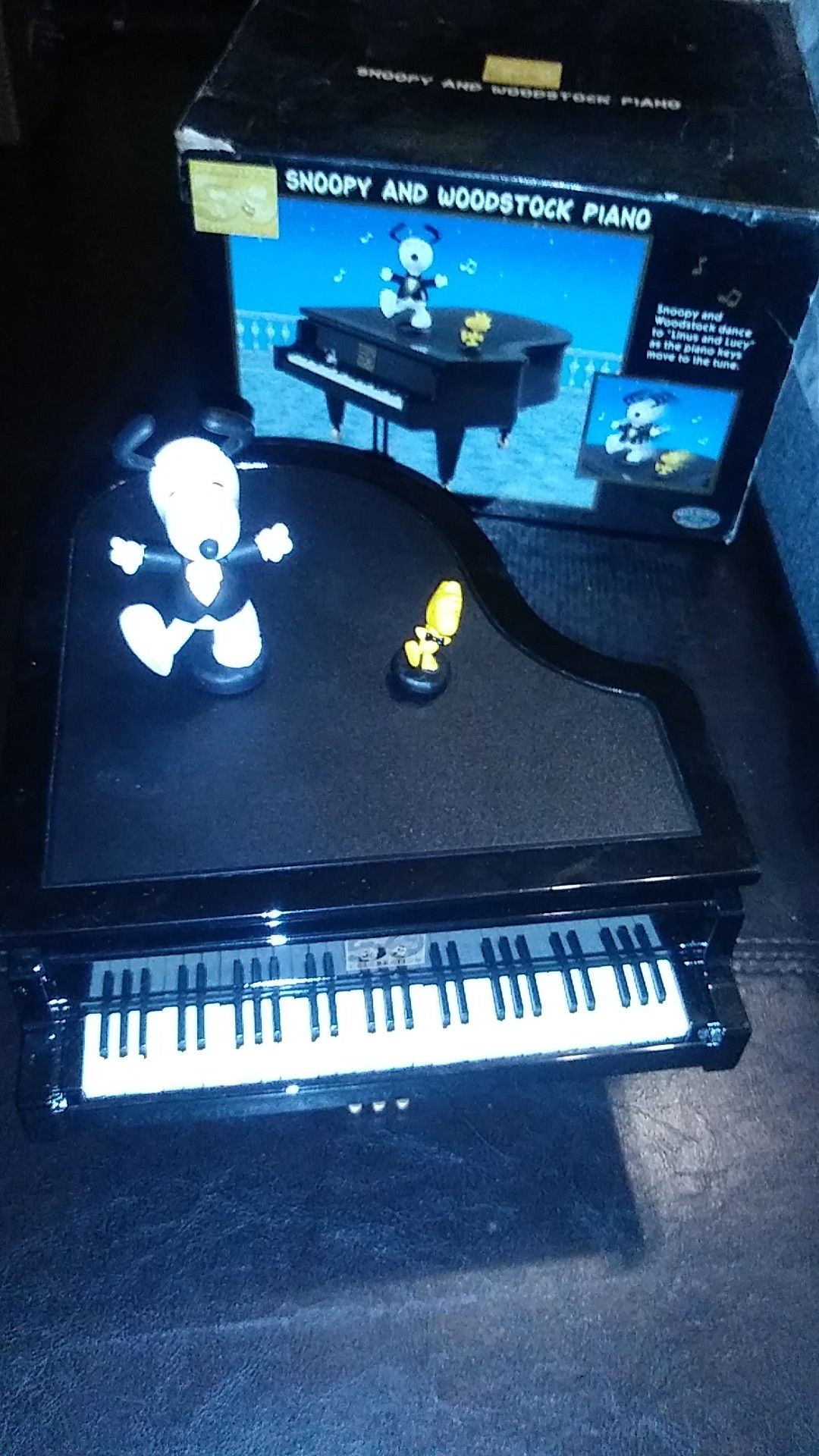 Musical SNOOPY piano $15