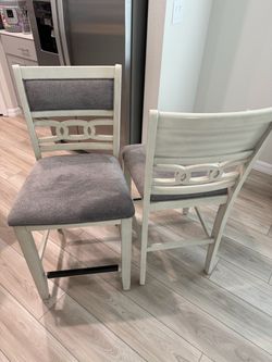 Set of 2 Counter Height Bar Chairs