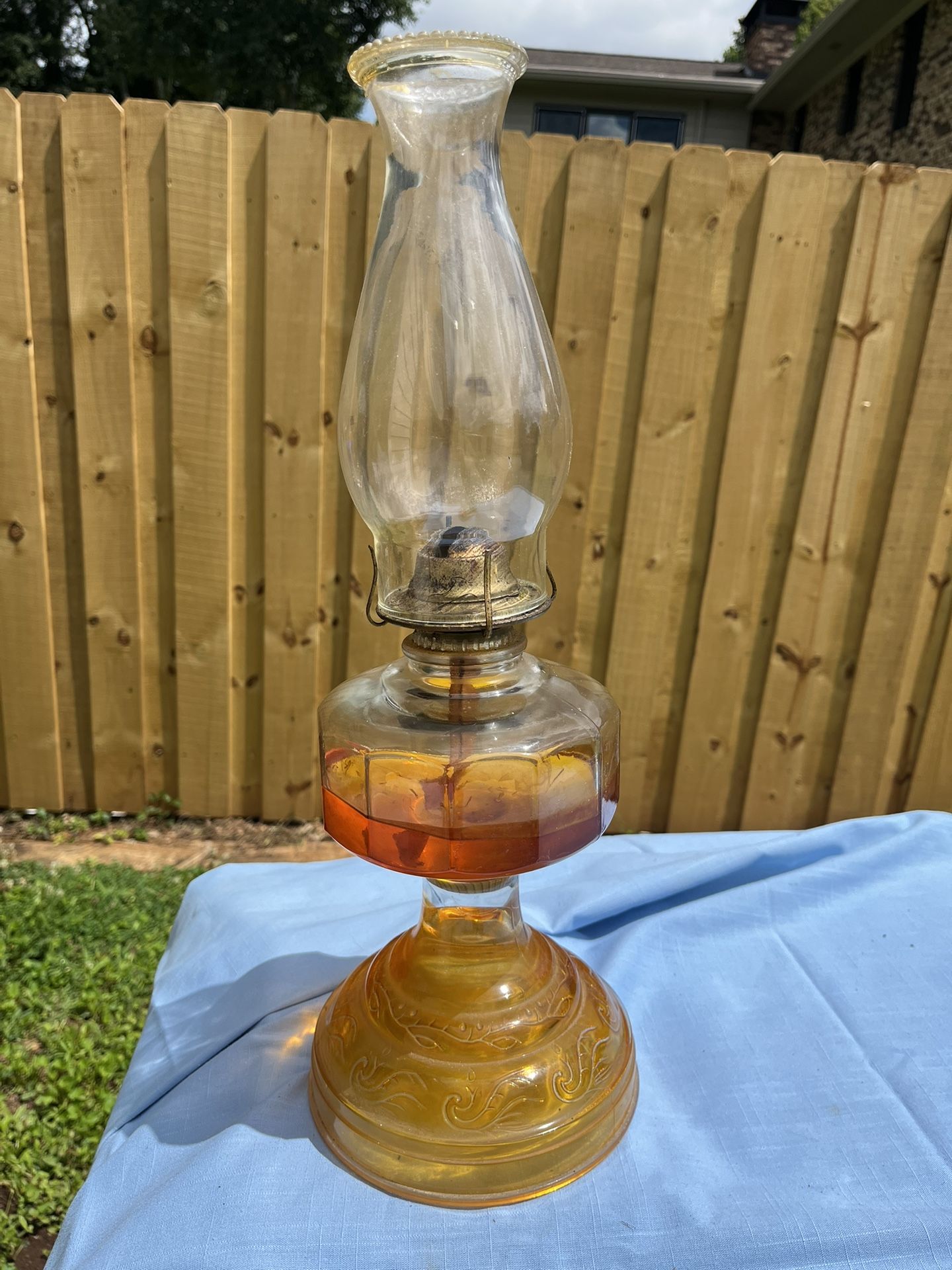 Antique Or Vintage (unsure age) Amber Kerosene Oil Lamp