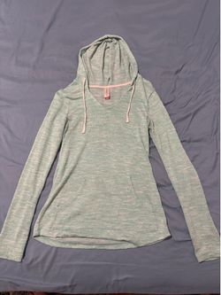 No Boundaries light green heather long sleeve hoodie in a S #activewear #athleisure