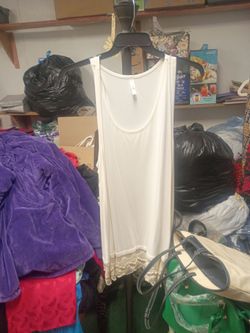 White tank top size 2x