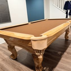Pool table 
