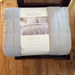 NEW King Quilt And Sham Set - Never Opened