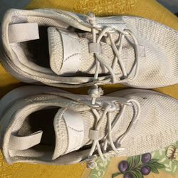 White Addidas Lady Shoes Size 6 Like New