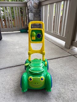 Melissa & Doug Sunny Patch Snappy Turtle Lawn Mower