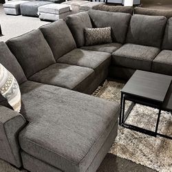 AP🎉 U Shape Sectional Couch With Chaise// Fast Delivery - Financing 