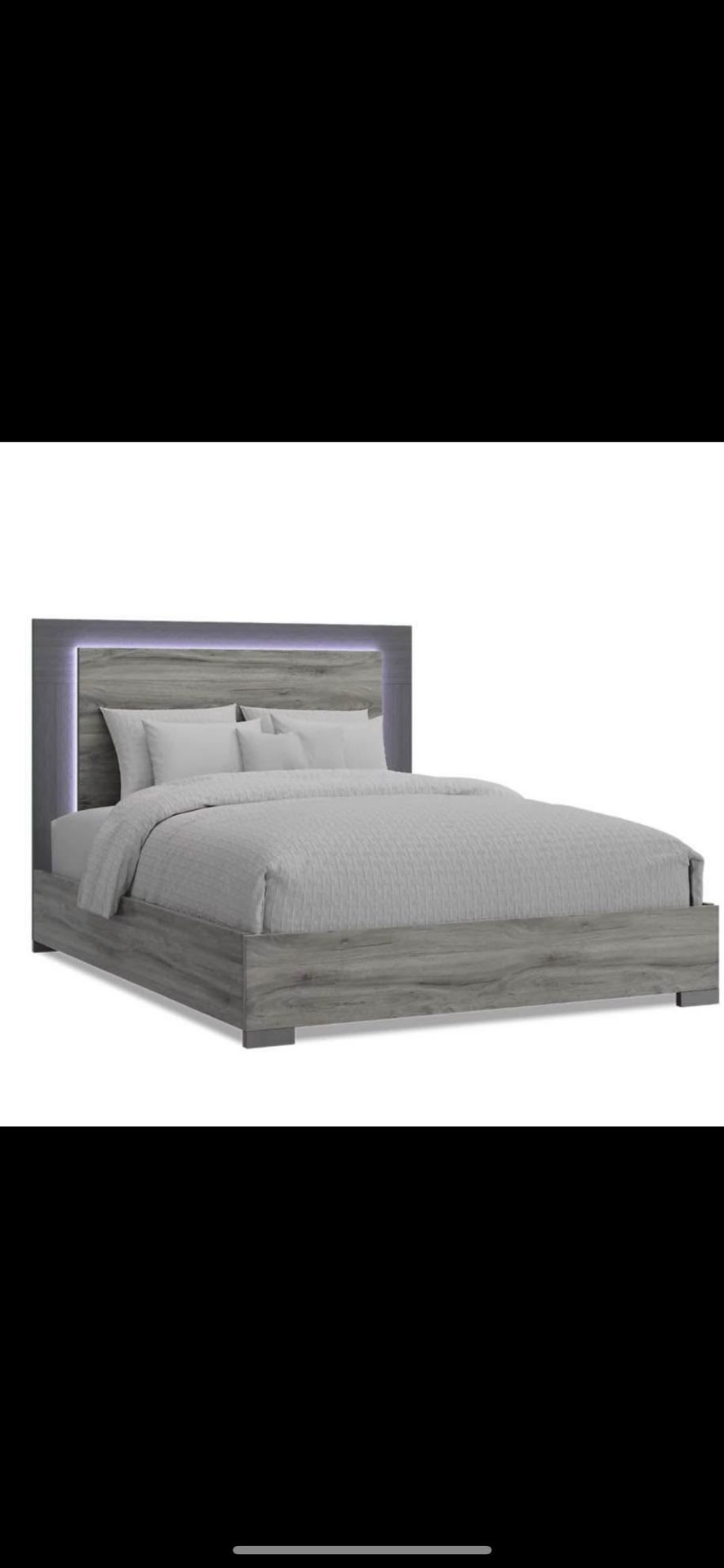 Queen size Bed from Rooms To Go