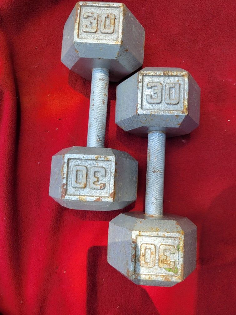 SET OF 30LB HEXHEAD DUMBBELLS
TOTAL 60LB
11525 S HALSTED DUNKINDONUTS/7111.S WESTERN WALGREENS
60$ CASH ONLY AS IS