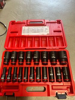 Milwaukee SHOCKWAVE 1/2 in. Drive SAE 6-Point Impact Socket Set, 19-Piece.