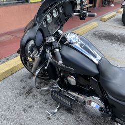 2014 Harley Davidson street glide