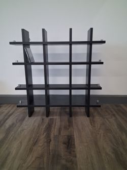CD, knick knack, or small photo holder/shelf