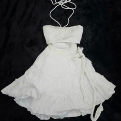 ✅️ Cutout Ruffle Dress• Cutout Waist• Ruffle Wrap• Size S• Great Condition• $20firm