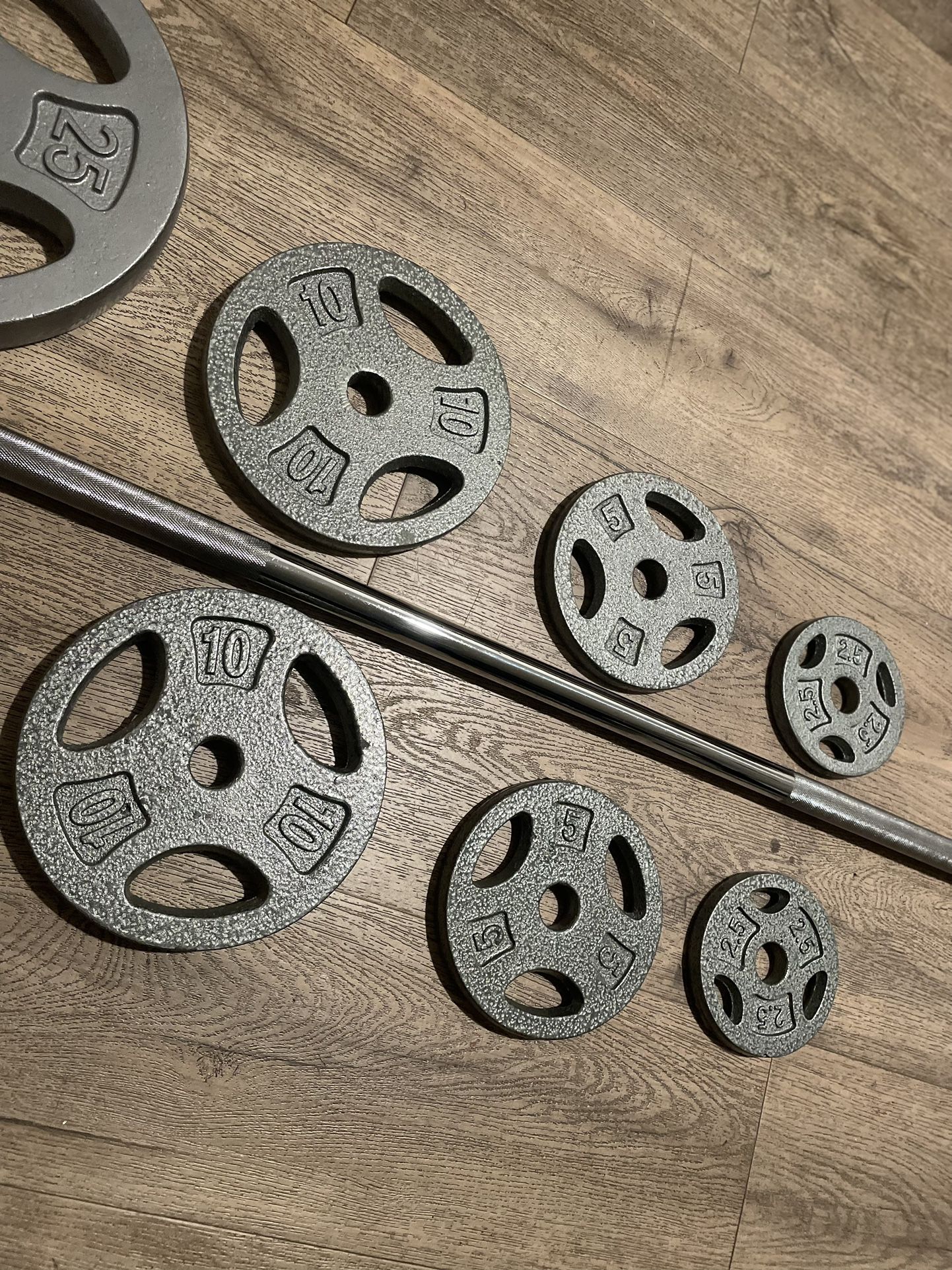 New: 6 ft Classic Steel  Barbell With CAP Weight Plates Total: 105 lbs