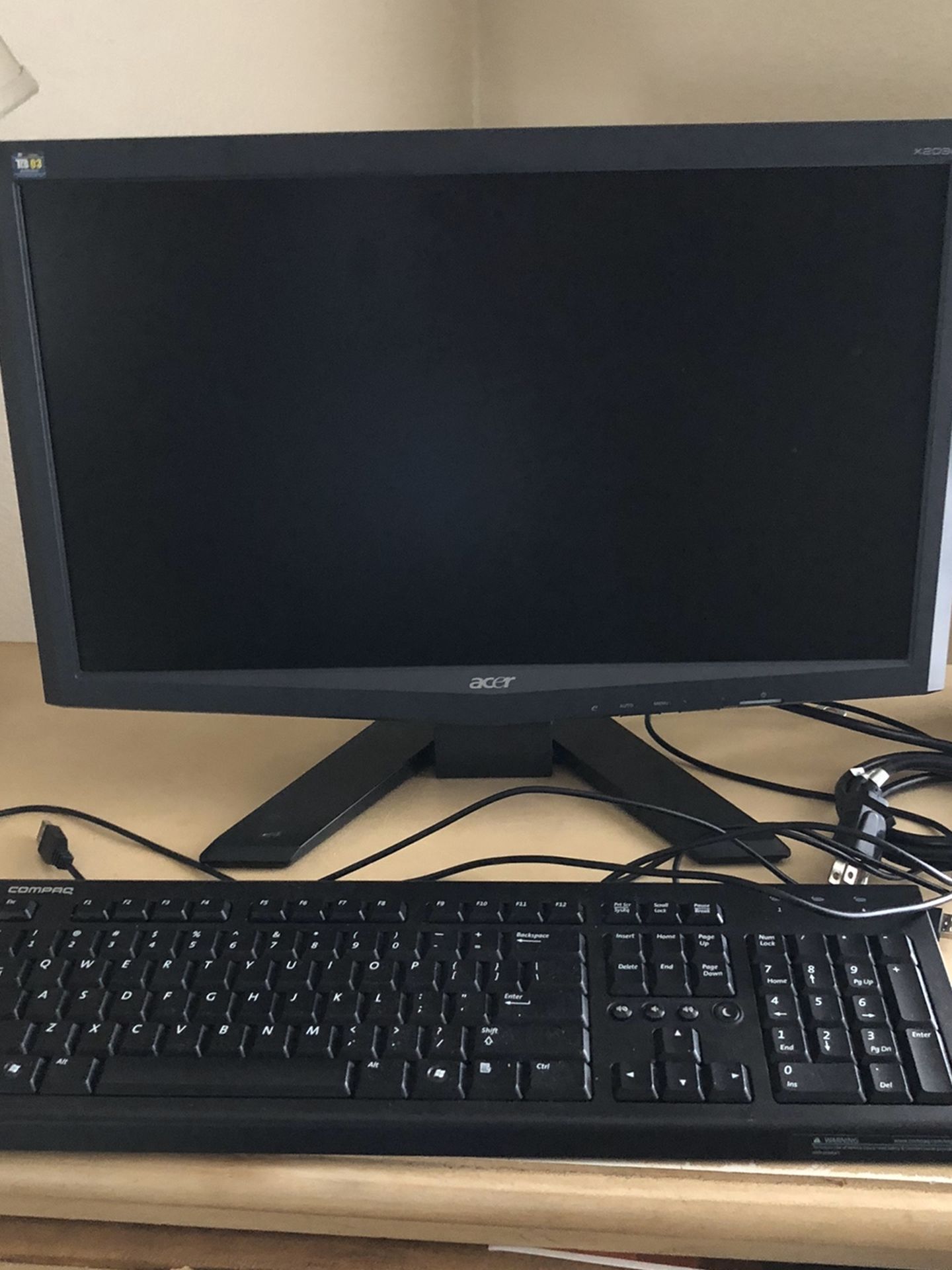 ACER X203H 20" 1600x900 Widescreen LCD Flat Panel Computer Monitor Display Compaq Keyboard