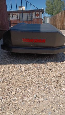 Yakima SkyBox 16 Carbonite Roof Cargo Box – Excellent Condition