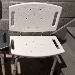 Shower chair white USED, good condition but not perfect, charcoal is $30