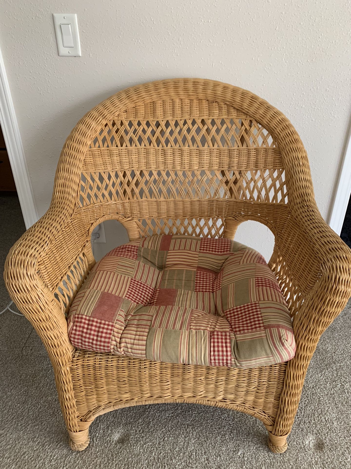 Wicker Chair With Cushion