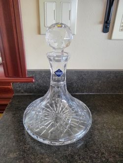 **Edinburgh Crystal Cut Crystal Ship's Decanter with Stopper – $95 OBO**