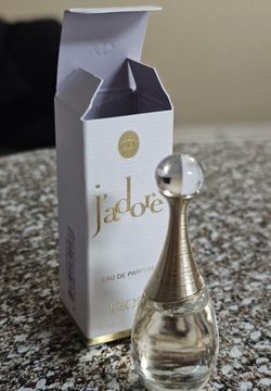 Dior J’adore (Eau de Parfum) – 100% Original