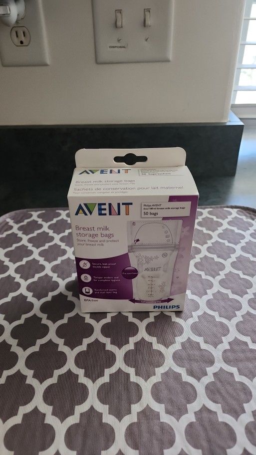 Philips AVENT Breast Milk Storage Bags, Clear, 6 Ounce,
50 Pack