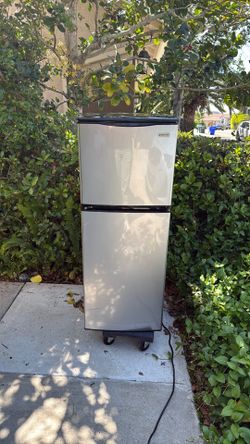Small refrigerator