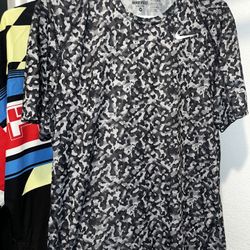 Nike Dri-Fit Reflective Camo Tee