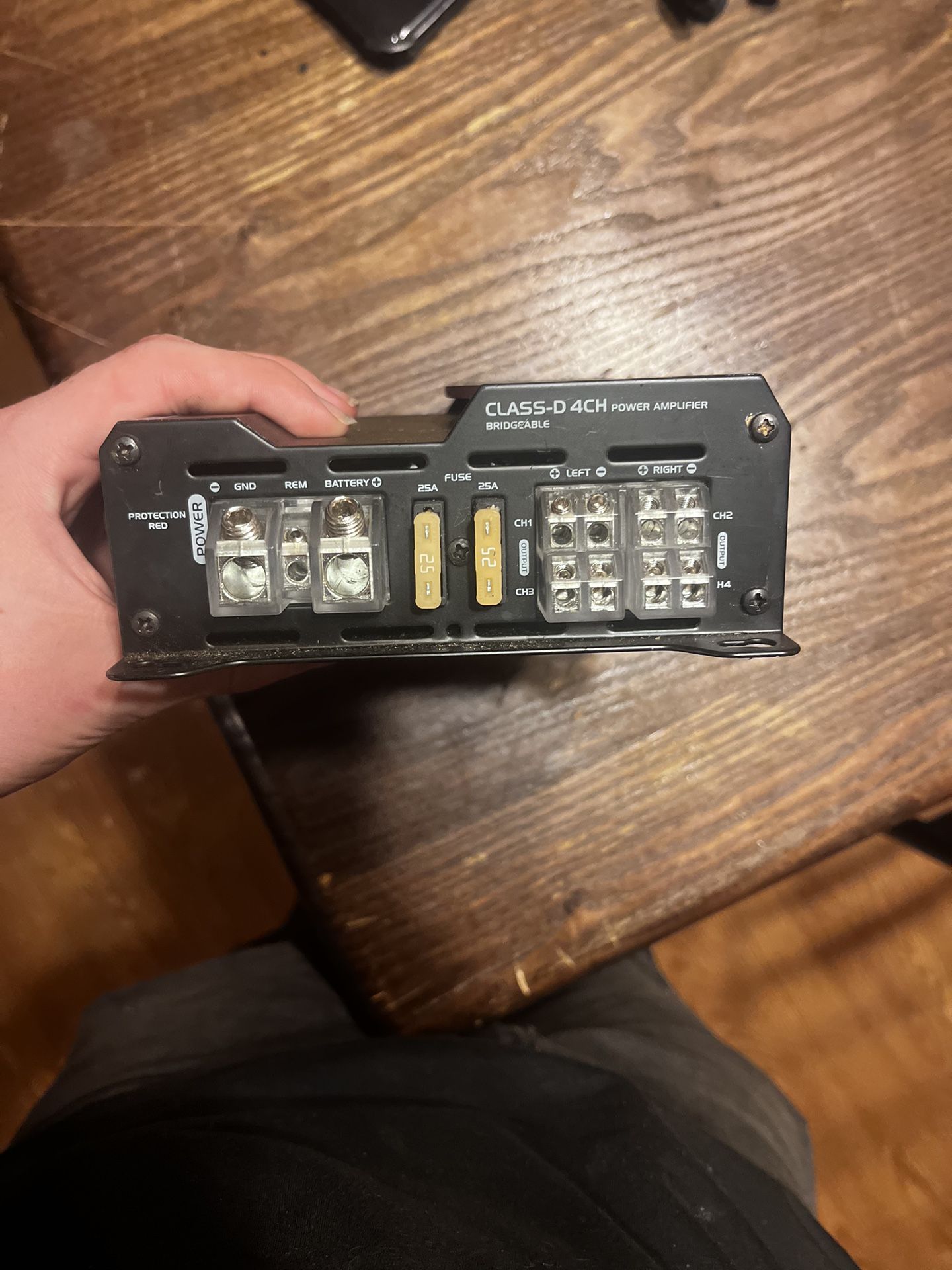 Jensen 1000W Car Amp