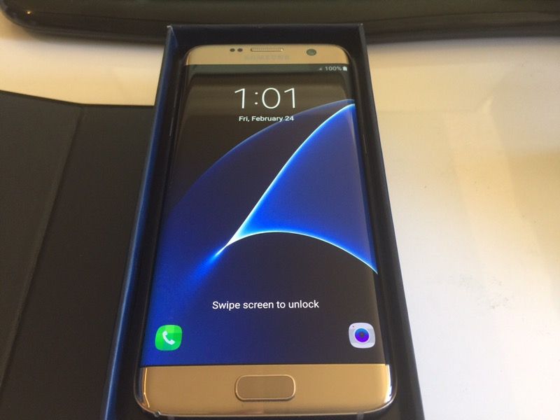 Gold galaxy S7 edge inbox with accessories factory unlocked good condition will trade for iPhone 7 Plus price is firm no offers