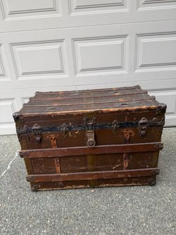 Antique Wooden Steamer Trunk – Early 1900s Vintage Travel Chest