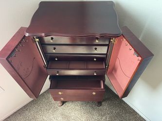 Standing Jewelry Box