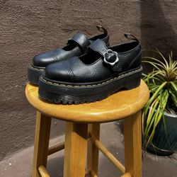 Dr. Martens Addina Flower Buckle Leather Platform Mary Jane shoes - women’s size 7 