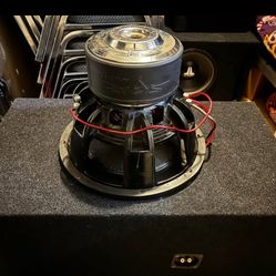 SKAR Audio 15 inch subwoofer with ported box READ DESCRIPTION