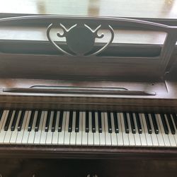Janssen Piano -  Used 