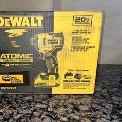 AMAZING DEWALT 1/4” IMPACT DRIVER KIT 