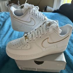 Air Force 1 White/Gold