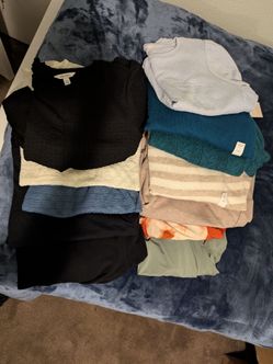 12 women's tops/ sweaters size XXL, XL all for $80