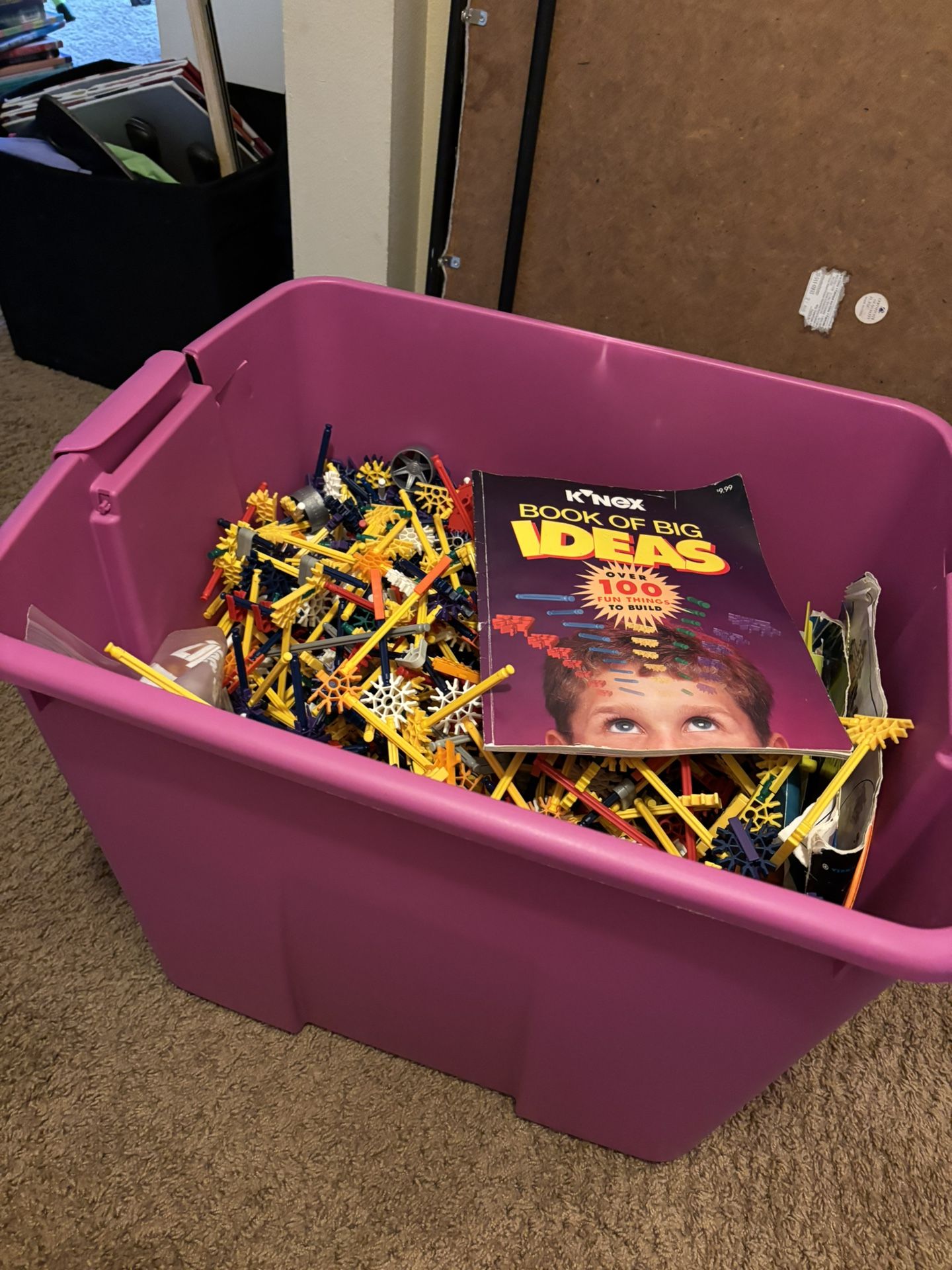 HUGE Bin Of Knex (K’Nex)